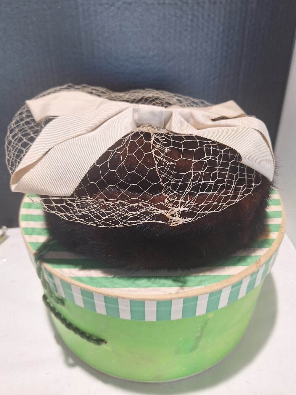 Julius Garfinckel Lora Mink Pillbox Birdcage Veil Bow Jelleff's Hat Box Estate